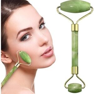 Jade face roller New in box